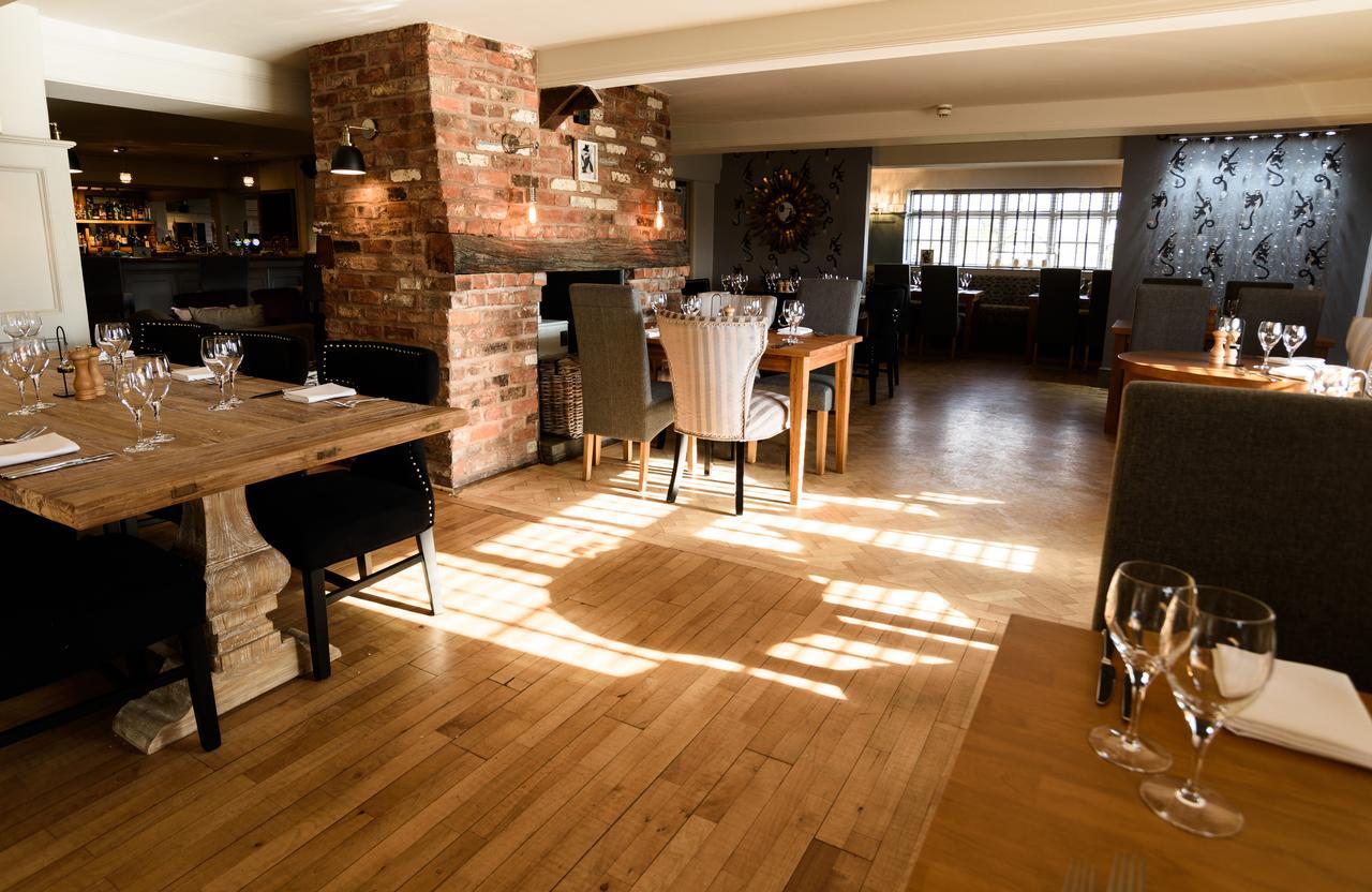 The Wheatsheaf Inn Onneley Eksteriør bilde
